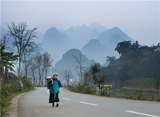 少数民族风情(摄影:周社臣)