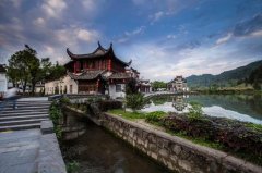 慢游西递古村 探寻花山迷窟