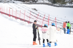 小伙伴们组团来奥陶纪免费滑雪、挑战吉尼斯高空项目