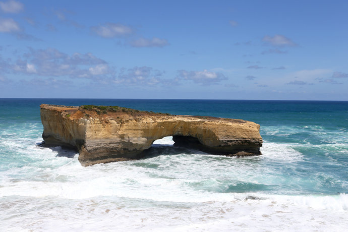 【<a data-cke-saved-href='http://travel.sina.com.cn/aodaliya-lvyou/?from=b-keyword' href='http://travel.sina.com.cn/aodaliya-lvyou/?from=b-keyword' target='_blank'><em>澳大利亚</em></a>】自驾大洋路,一路看尽南半球的绝美风景