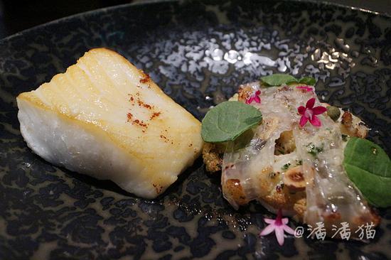 【<a data-cke-saved-href='http://travel.sina.com.cn/xinjiapo1-lvyou/?from=b-keyword' href='http://travel.sina.com.cn/xinjiapo1-lvyou/?from=b-keyword' target='_blank'>新加坡</a>】隐匿于百年植物园中的高颜值米其林餐厅
