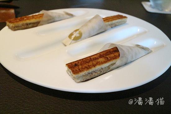 【<a data-cke-saved-href='http://travel.sina.com.cn/xinjiapo1-lvyou/?from=b-keyword' href='http://travel.sina.com.cn/xinjiapo1-lvyou/?from=b-keyword' target='_blank'>新加坡</a>】隐匿于百年植物园中的高颜值米其林餐厅