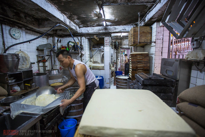 坚持传统制作工艺,香港这家豆腐店火了一百年