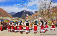 走近金川神秘的嘉绒藏戏、马尔锅庄民族风